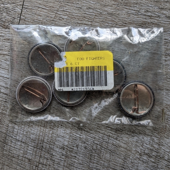 Foo Fighters Echos Silence Patience and Grace 2007 button pack SEALED - Picture 3 of 3